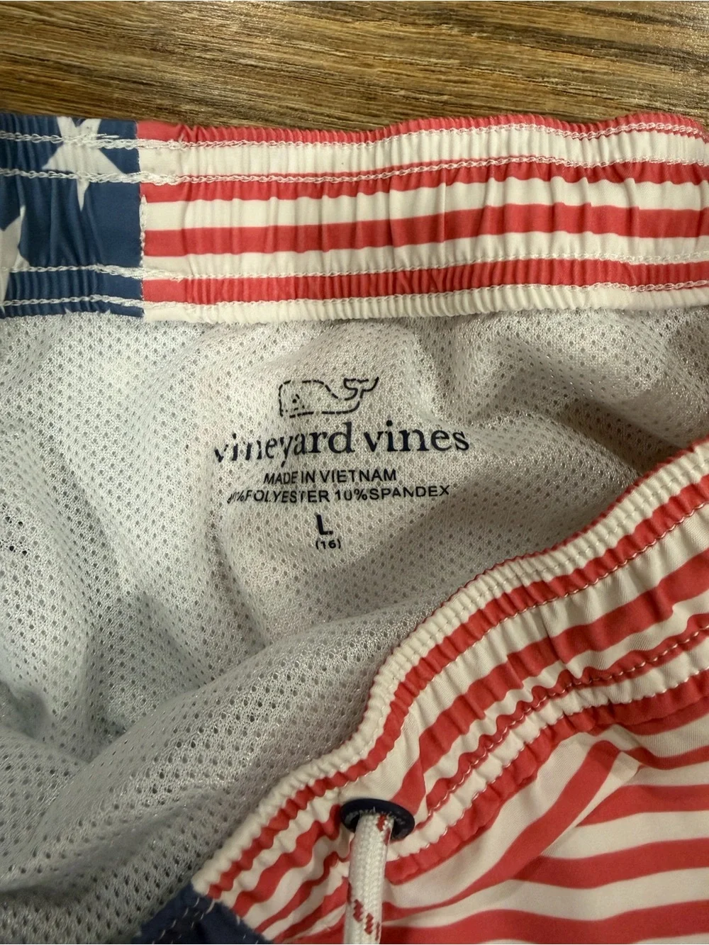 Vineyard Vines Red and White Striped Swim Shorts kids size 16 Large
